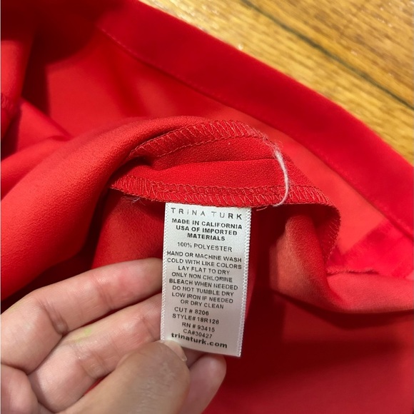TRINA TURK Lipstick Red TieSleeve V Neck Career Party Casual Blouse Size Small - Picture 8 of 10